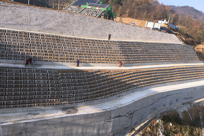 金寨縣斑竹園鎮(zhèn)高速下道口與大別山旅游快速通道交叉路口水毀深溝治理工程